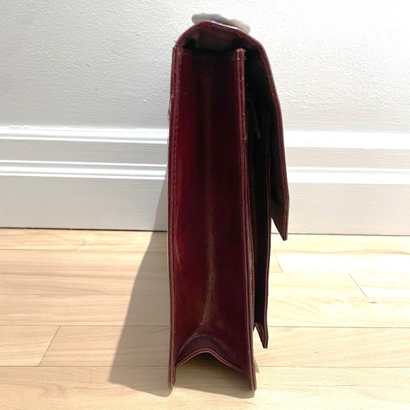 Beautiful burgundy, hand tooled leather mini briefcase - Picture 5 of 7